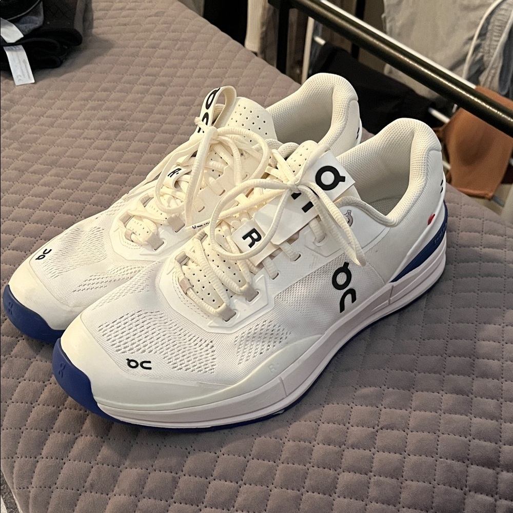 Men’s On Running The Roger Tennis Shoe